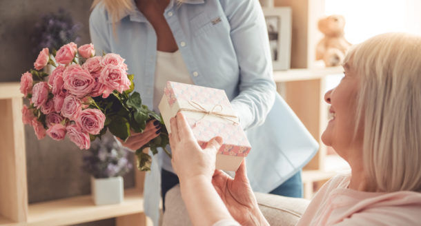 Les meilleures idées cadeaux pour gâter votre mamie à la fête des grands-mères