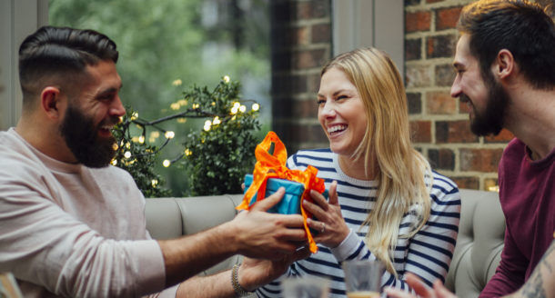 En panne d’idées ? Voici justement une sélection d’idées de cadeaux pour femme