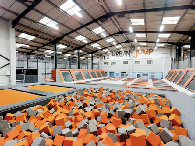 Trampoline Park Joyeux Anniversaire Multi Themes