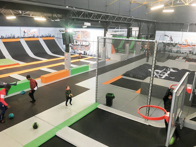 Trampoline Park Joyeux Anniversaire Multi Themes