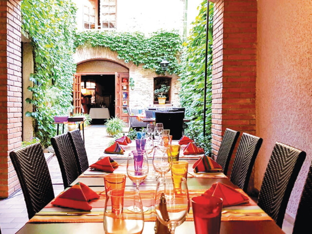 Le Patio Catalan Joyeux Anniversaire Privilege Multi Themes Le Patio Catalan Joyeux Anniversaire Privilege Multi Themes