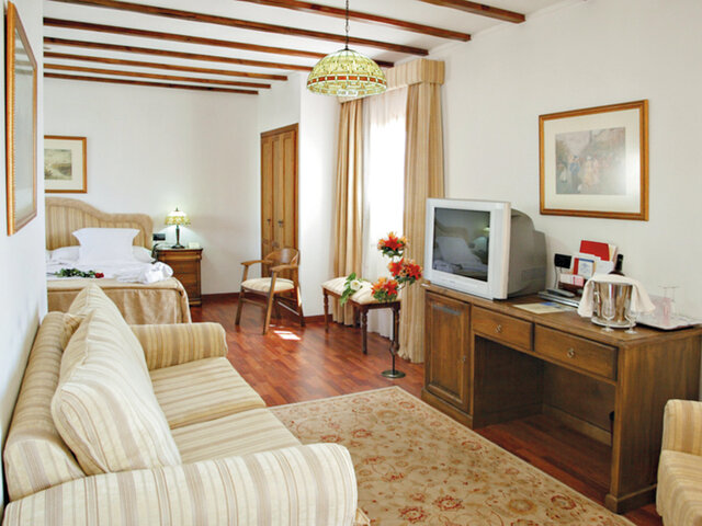Hotel Bodega Real Mil Y Una Noches De Delicia Estancias