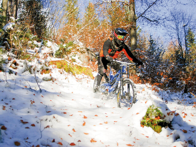 Vtt Sur Neige Joyeux Anniversaire Multi Activites