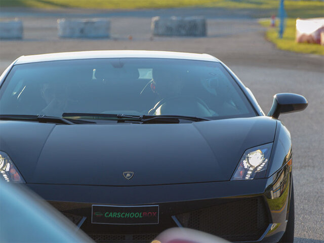 Ferrari 458 Italia / Lamborghini Gallardo - Adrenalina al límite - Aventura