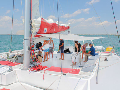 Coffret Excursion de 3h30 en catamaran à Ajaccio avec snorkeling et dégustation pour 2