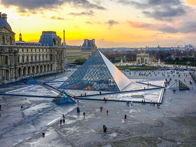 Coffret Visite guidée du Louvre de 2h sur le thème du vin pour 4 personnes