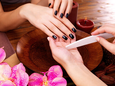 Cofanetto regalo 1 trattamento manicure per 1 persona