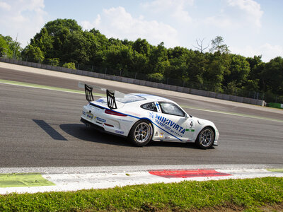 Cofanetto regalo 6 giri su pista al volante di una Supercar