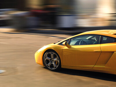 Cofanetto 2 giri su pista in Lamborghini Gallardo