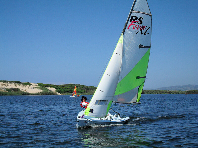 In barca: lezione introduttiva di vela