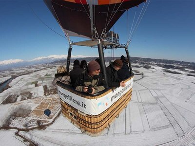 La magia di Aosta dall'alto: 1 volo di gruppo in mongolfiera