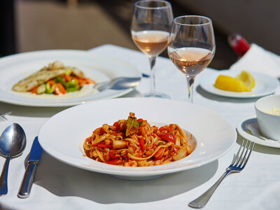 Cofanetto regalo Vino e sapori: romantica cena per 2