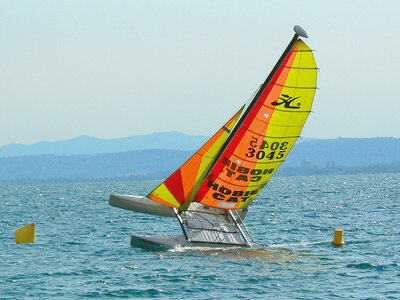 Aventura en el agua: curso de windsurf para dos