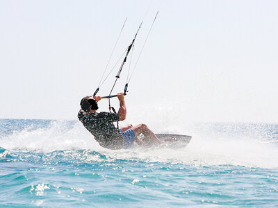 Curso de kitesurf para dos en las mejores playas de la Península