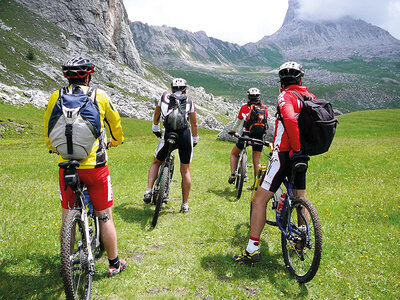 Caja Ruta guiada en bicicleta de montaña