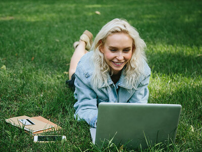 Caja Curso online de community manager: gestión de redes sociales