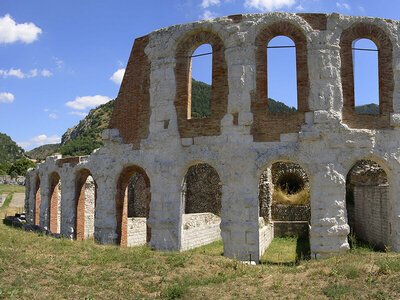 Fuga a Gubbio e degustazione per 2 con Umbria Tours Goretti