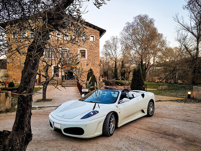 Ruta de 60 km con Ferrari F430 Spider por el Parque Natural de Montserrat y visita al monasterio