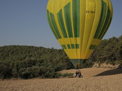 1 vuelo en globo con brindis con vistas a Montserrat