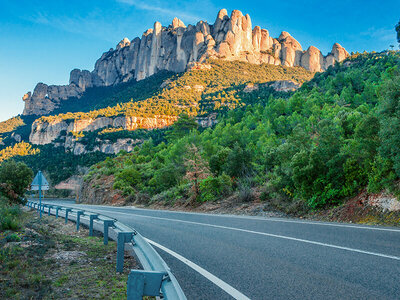 Caja Ruta de 60 km con Ferrari F430 Spider por el Parque Natural de Montserrat y visita al monasterio