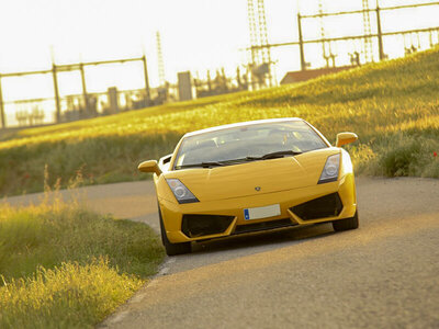 Ruta de 30 km por carretera con Lamborghini Gallardo en Madrid