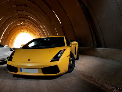 Ruta de 14 km por carretera con Lamborghini Gallardo en Madrid