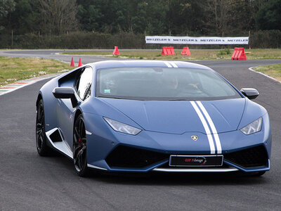 1 giro del Circuito Varano de' Melegari in Supercar