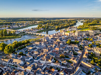 Coffret cadeau Vol en montgolfière depuis Amboise avec visite de caves et dégustation de vin de Touraine