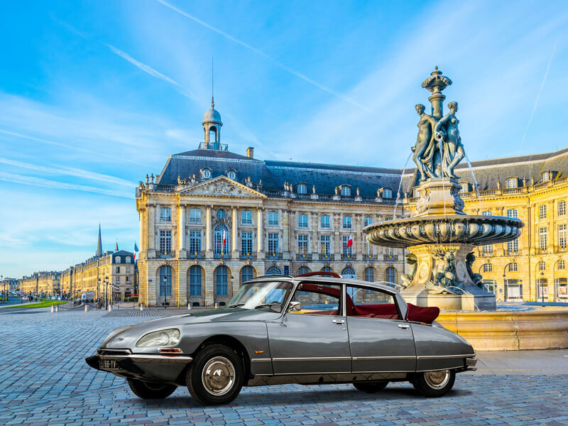 Bordeaux de nuit en DS présidentielle avec chauffeur privé (2h)
