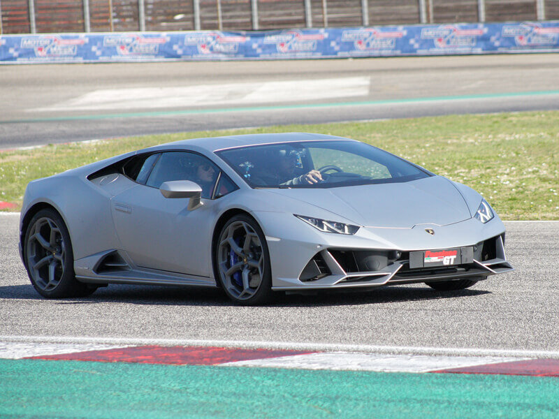 1 giro di pista in Lamborghini Huracán EVO e video ricordo