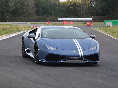 Cofanetto 3 emozionanti giri su pista in Supercar