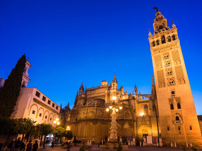 Caja regalo La Sevilla encantada: ruta nocturna para dos