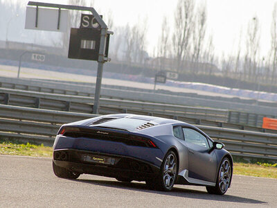 2 giri in Lamborghini sul Circuito Varano de' Melegari