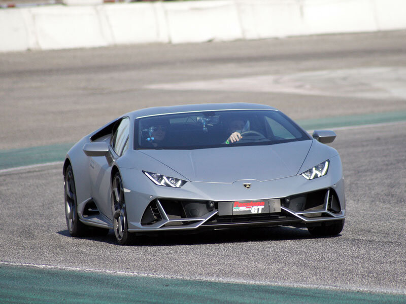 Lamborghini Huracán EVO: 1 giro sul Circuito Varano de' Melegari e video HD