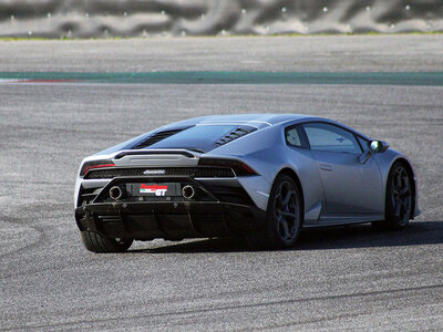 Cofanetto Lamborghini Huracán EVO: 1 giro sul Circuito Varano de' Melegari e video HD