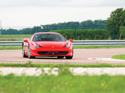 Coffret Session de pilotage de 6 ou 7 tours de circuit au volant d'une Ferrari