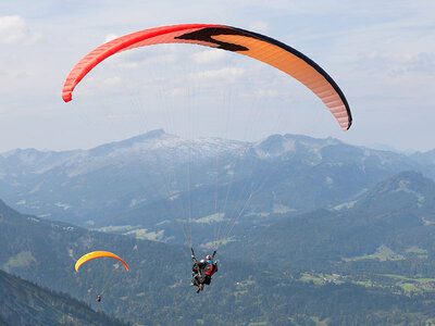 1 volo in parapendio tandem a Salto Canavese per 2