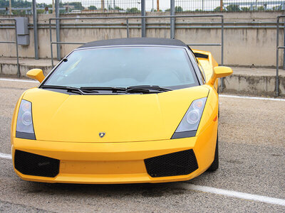 Alla guida di una Lamborghini