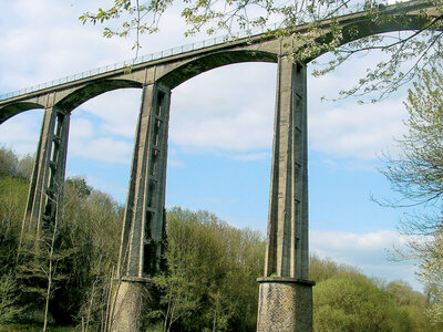 Coffret cadeau Stage adrénaline de 3 sauts à l'élastique de 45 mètres au viaduc de Saint-Georges-le-Gaultier