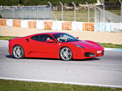 Caja 16 km en Ferrari, Lamborghini y Porsche en el circuito del Jarama