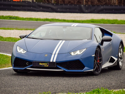 Cofanetto regalo Passione Lamborghini: 2 giri di pista al volante di Huracán Avio ed EVO