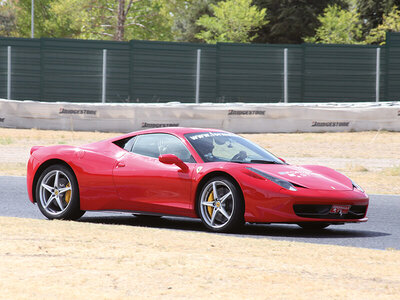 1 vuelta en Ferrari F458 Italia en el circuito del Jarama