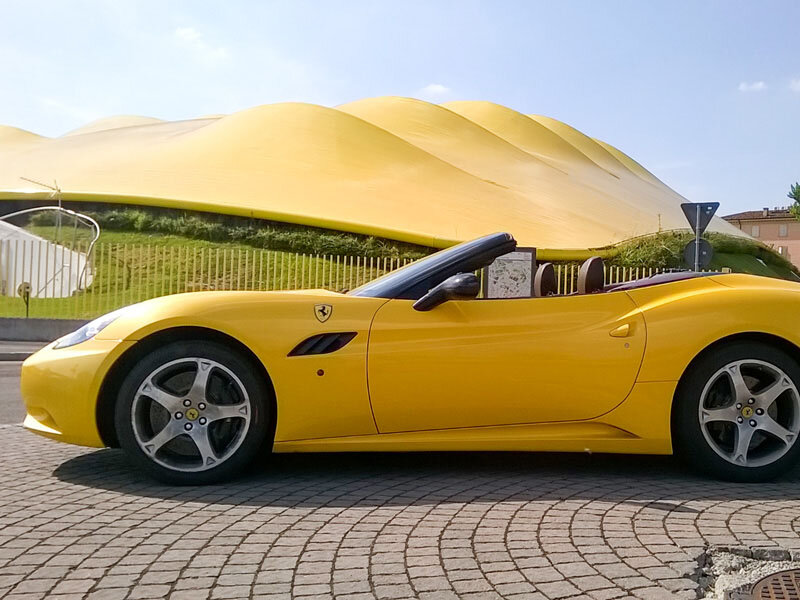 Emozionante guida su strada a Maranello in Ferrari California