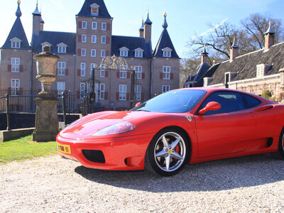 Cadeaubon 20 minuten rijden in een Ferrari 360 Modena inclusief een aandenken