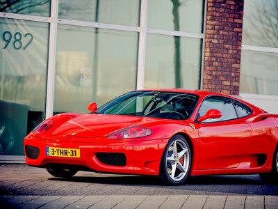 Cadeaubon 30 minuten rijplezier in een Ferrari 360 Modena inclusief een aandenken