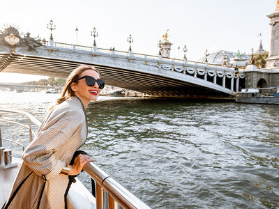 Un accès de 2h au 2ème étage de la Tour Eiffel et une croisière sur la Seine