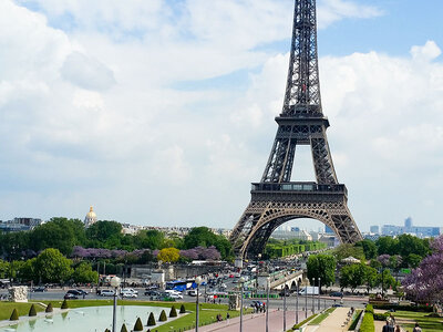 Coffret Accès au sommet de la tour Eiffel avec visite guidée de 2h pour 2 personnes