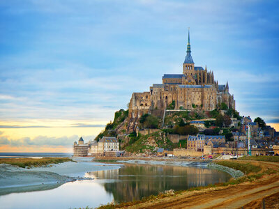 Coffret cadeau Visite guidée du Mont Saint-Michel de 2h pour 2, son abbaye et son village médiéval