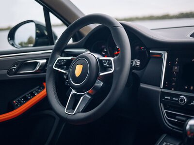 1h de pilotage au volant d'un Porsche Macan