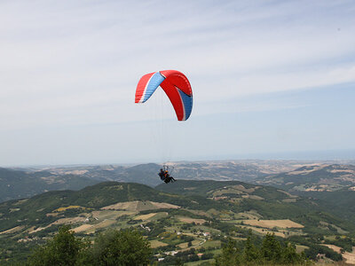 1 emozionante volo in parapendio nei cieli dell’Abruzzo con video e foto incluse